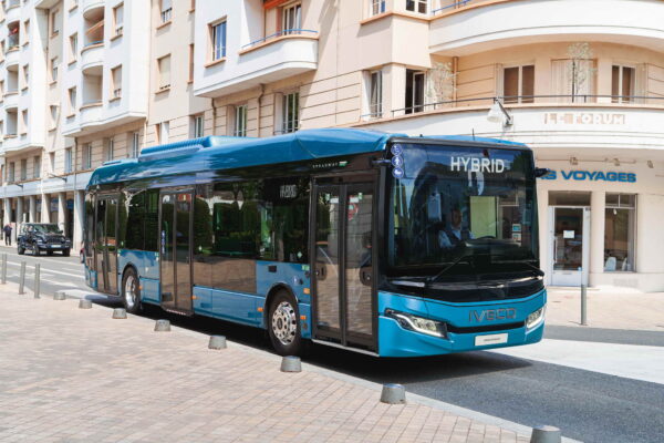 The city of Klaipėda in Lithuania invests in greener public transport with 25 IVECO BUS URBANWAY HYBRID CNG buses